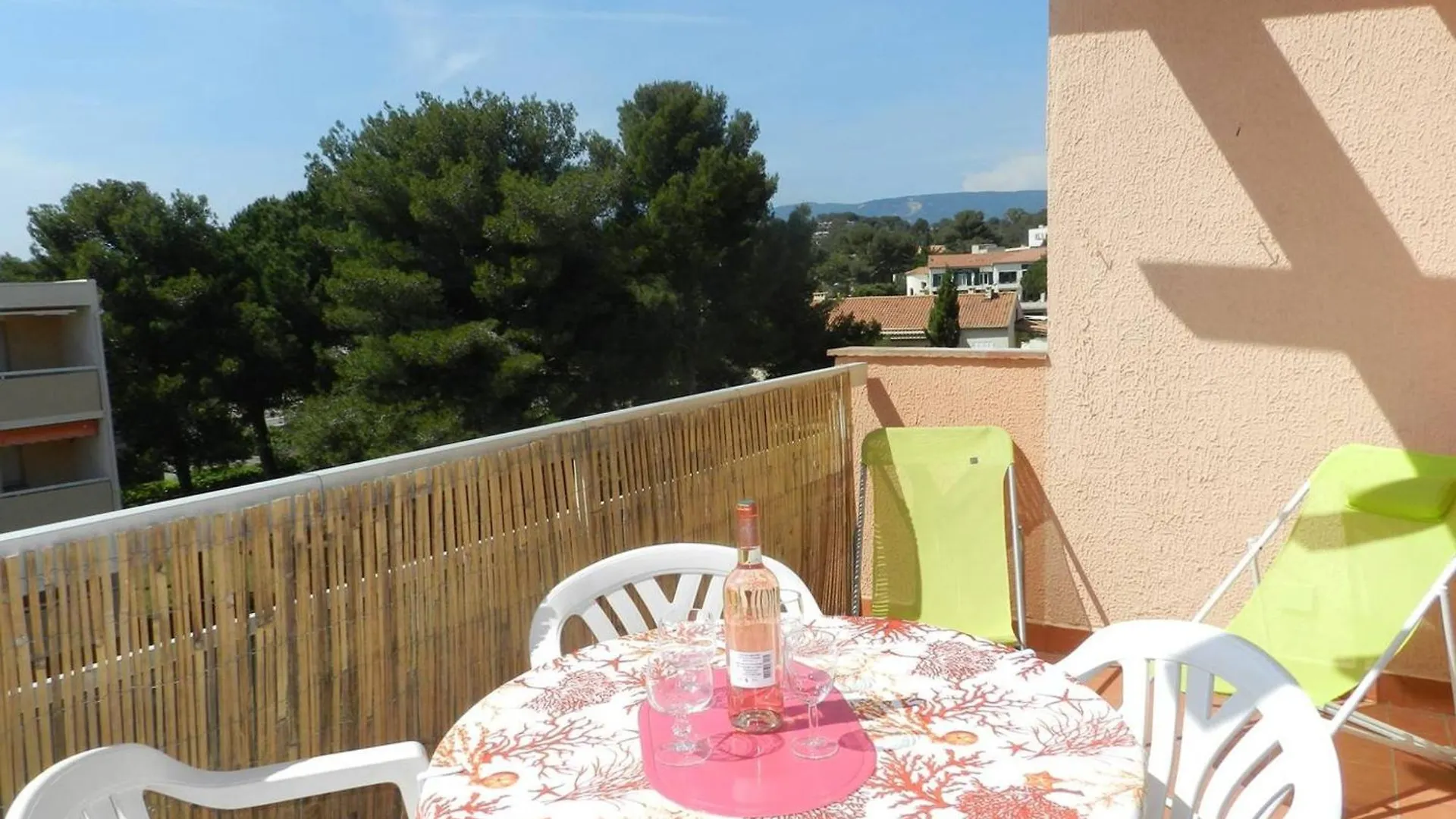 Appartement Confort 2 P. Avec Terrasse, Plage Et Commerces A 200 M - Parking Prive Inclus - Fr-1-251-715 Bormes-les-Mimosas France