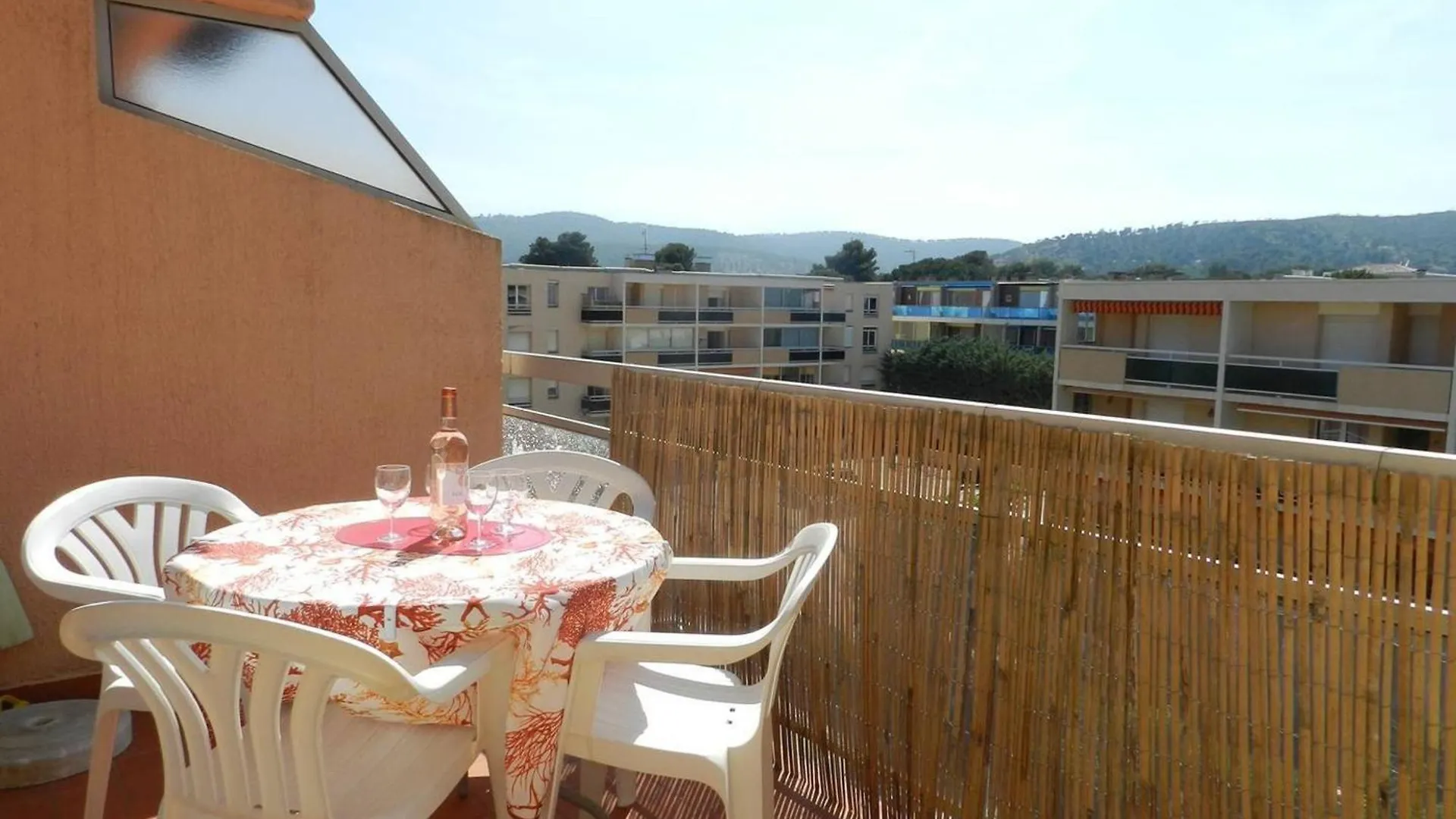 Appartement Confort 2 P. Avec Terrasse, Plage Et Commerces A 200 M - Parking Prive Inclus - Fr-1-251-715 Bormes-les-Mimosas France